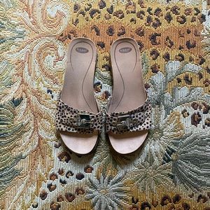 *Sold* Dr Scholl’s Spotted Originalist Sandal